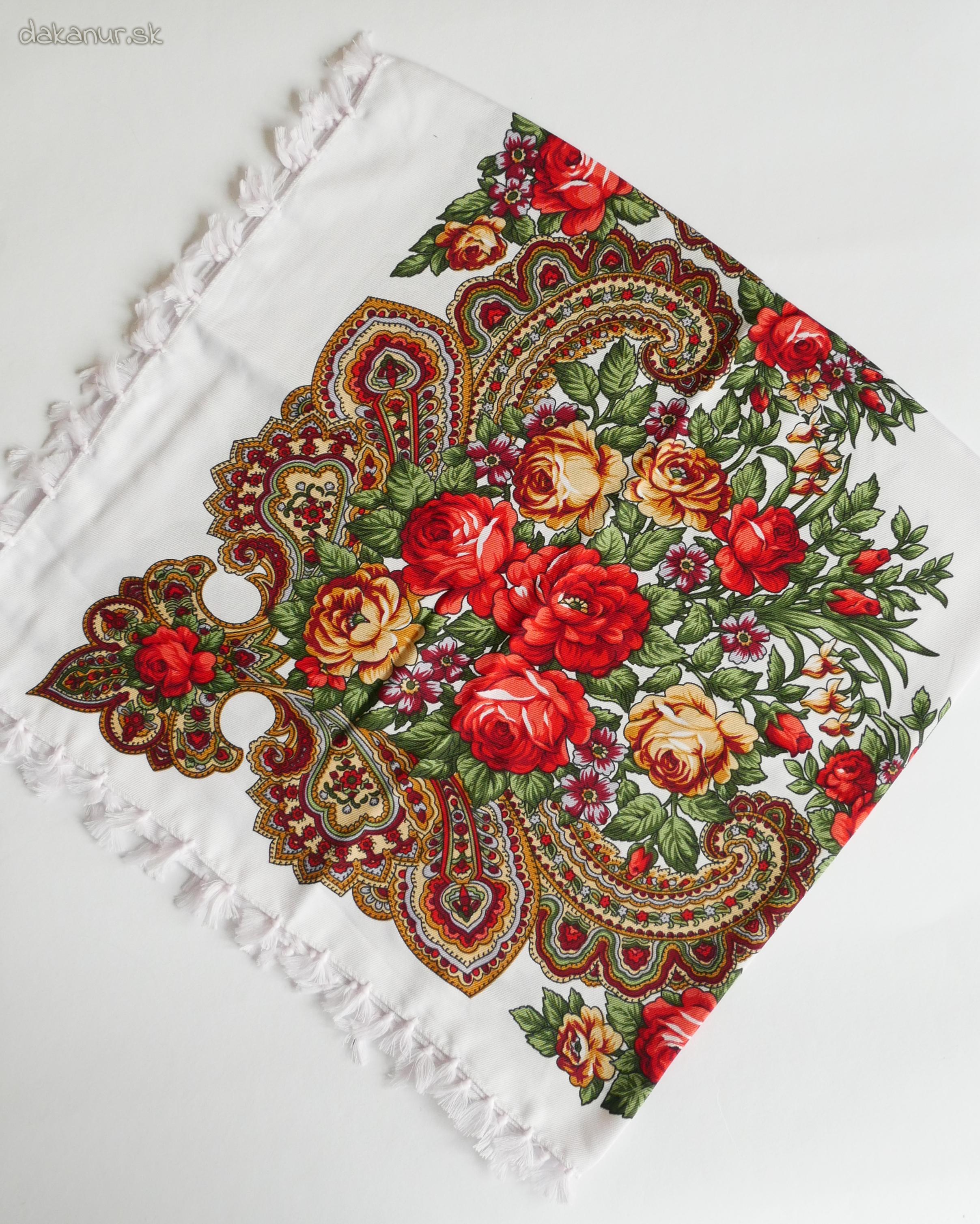 Tradičná kvetovaná bielokrémová folklórna šatka, hustka, chustka