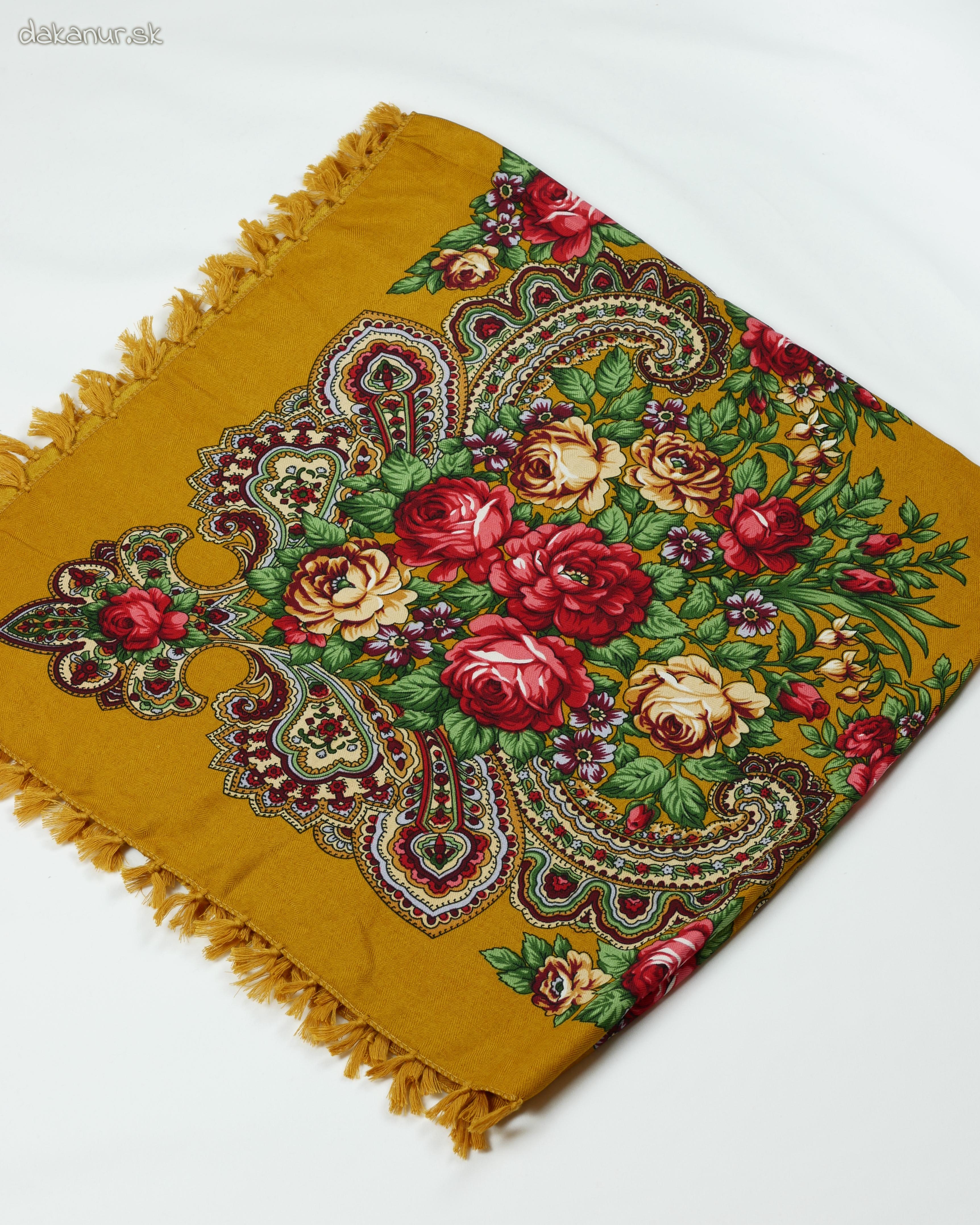 Tradičná kvetovaná horčicovo žltá folklórna šatka, hustka, chustka