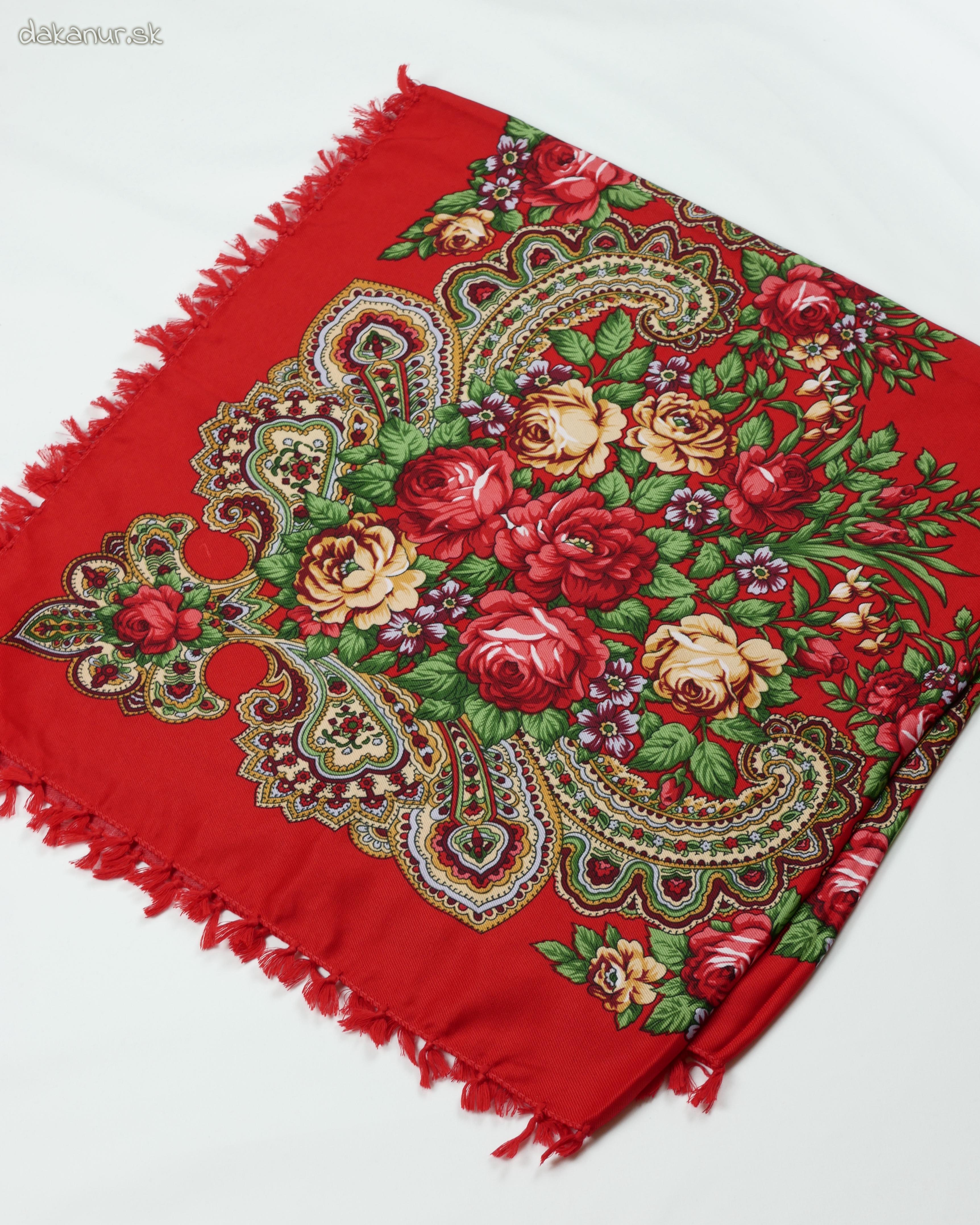 Tradičná kvetovaná červená folklórna šatka, hustka, chustka