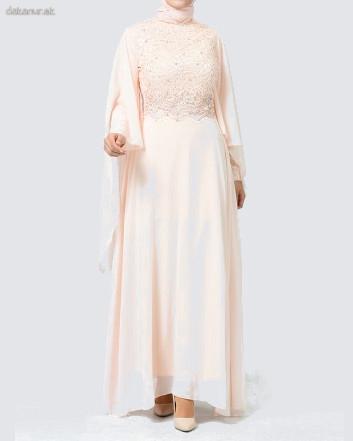 Sviatočné bohato zdobené šaty ružovkasté šaty