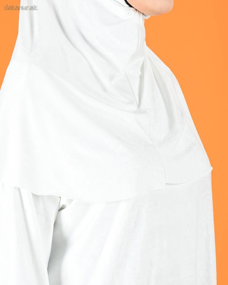 Modlitebné biele šaty s jemným vzorom