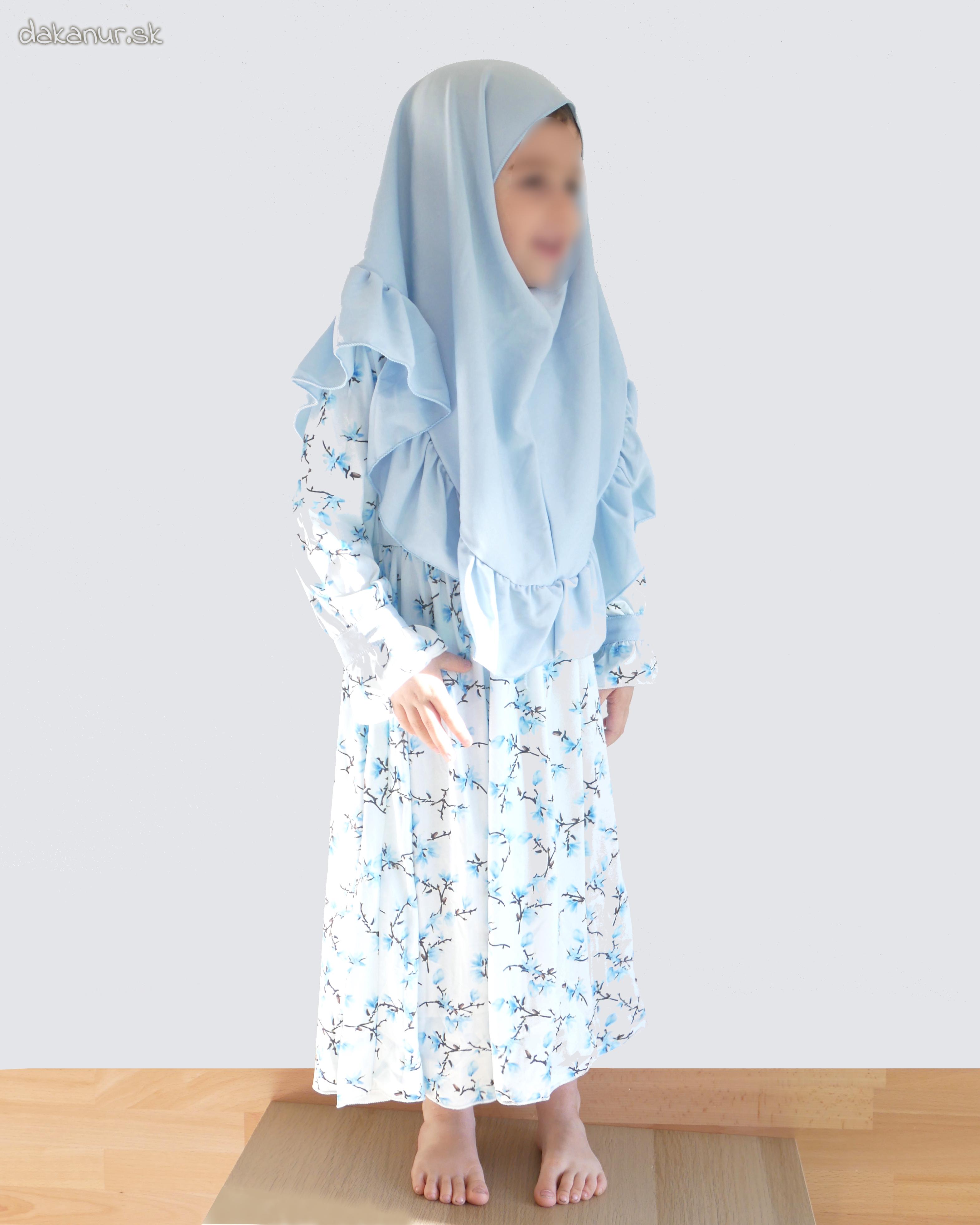 Detské svetlomodré šaty s kvietkami s hijábom