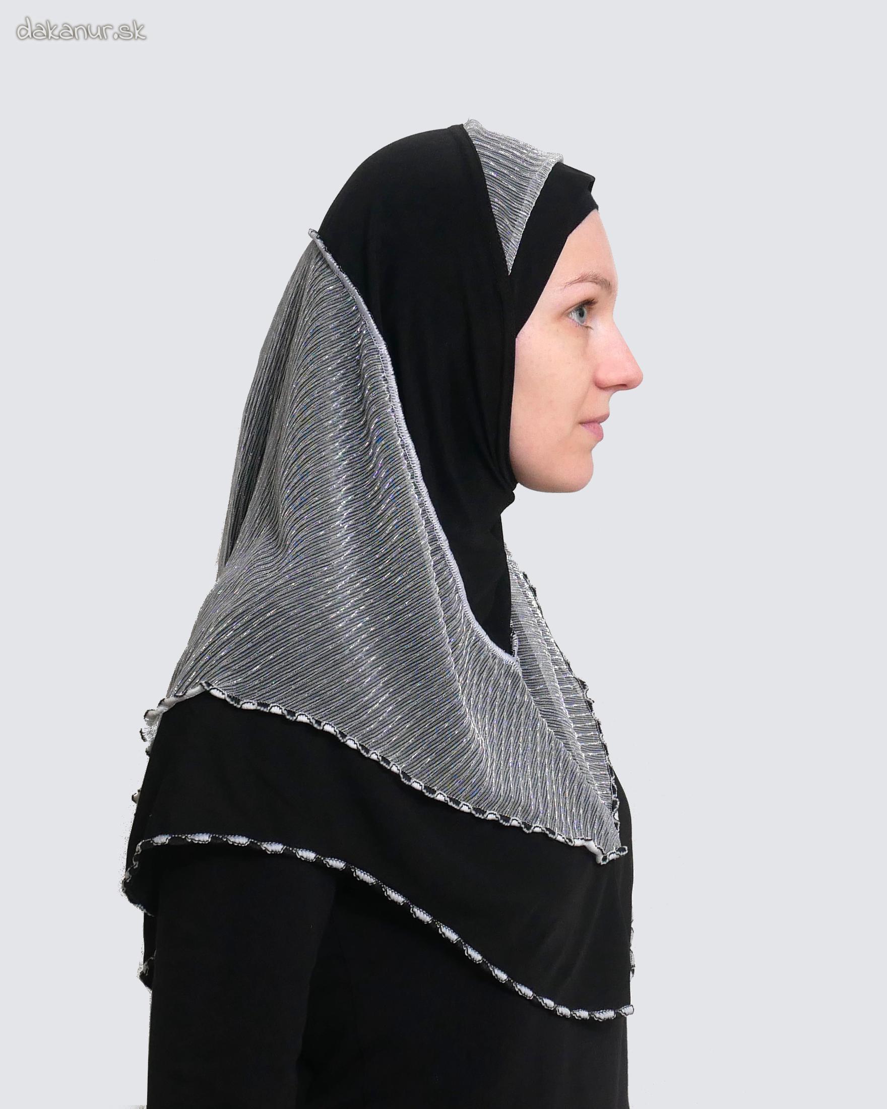 Ozdobný čierny hijáb