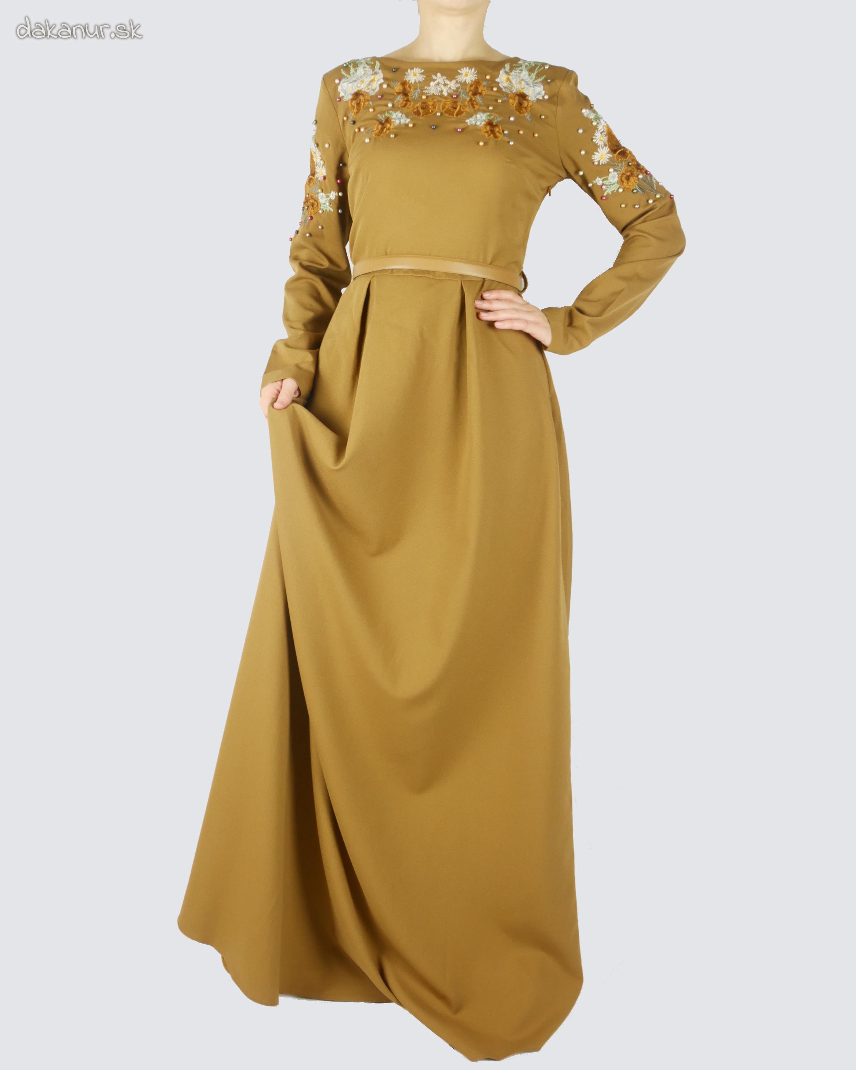 Hnedé vyšívané šaty zdobené korálkami