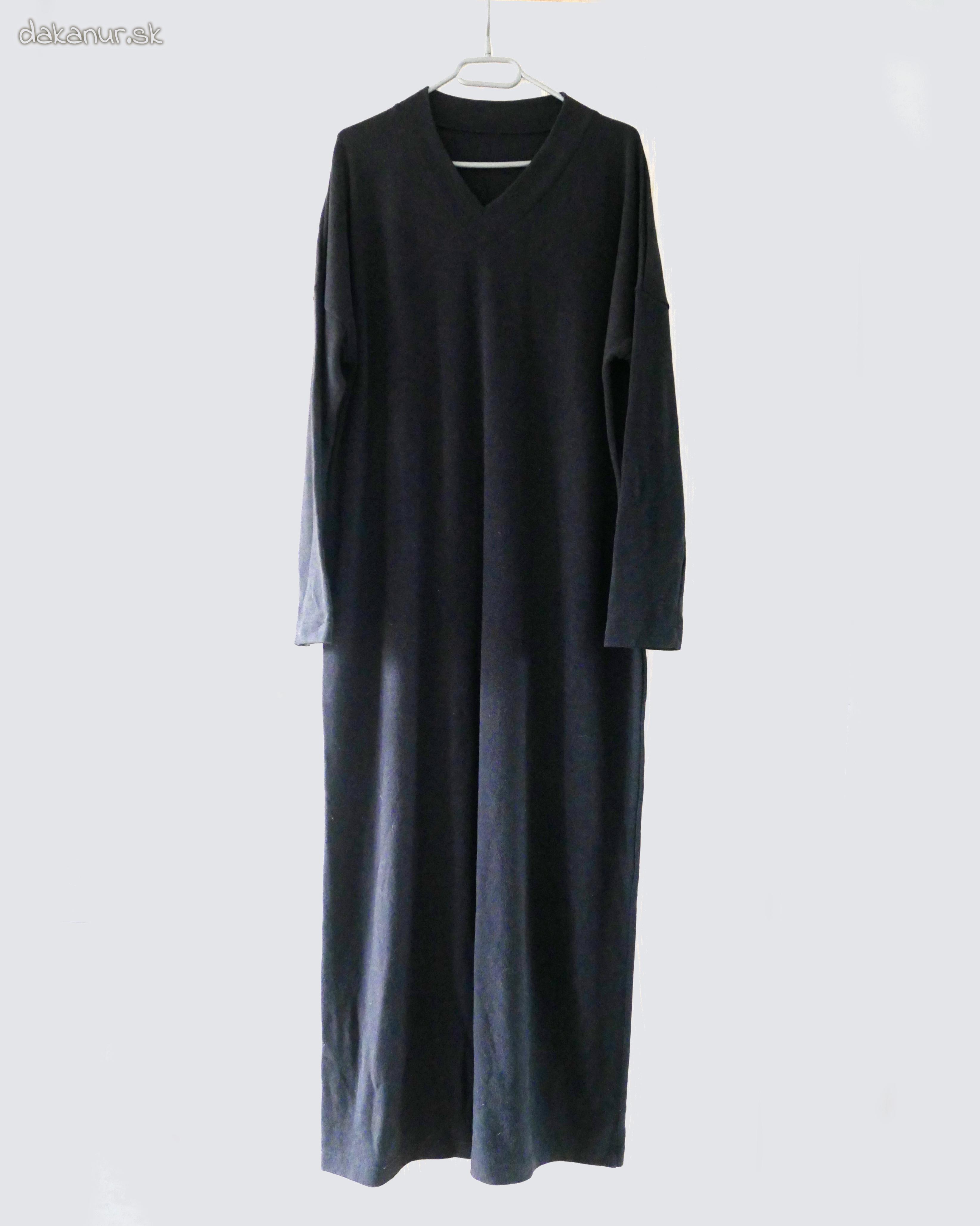 Teplé čierne jednoduché modlitebné šaty
