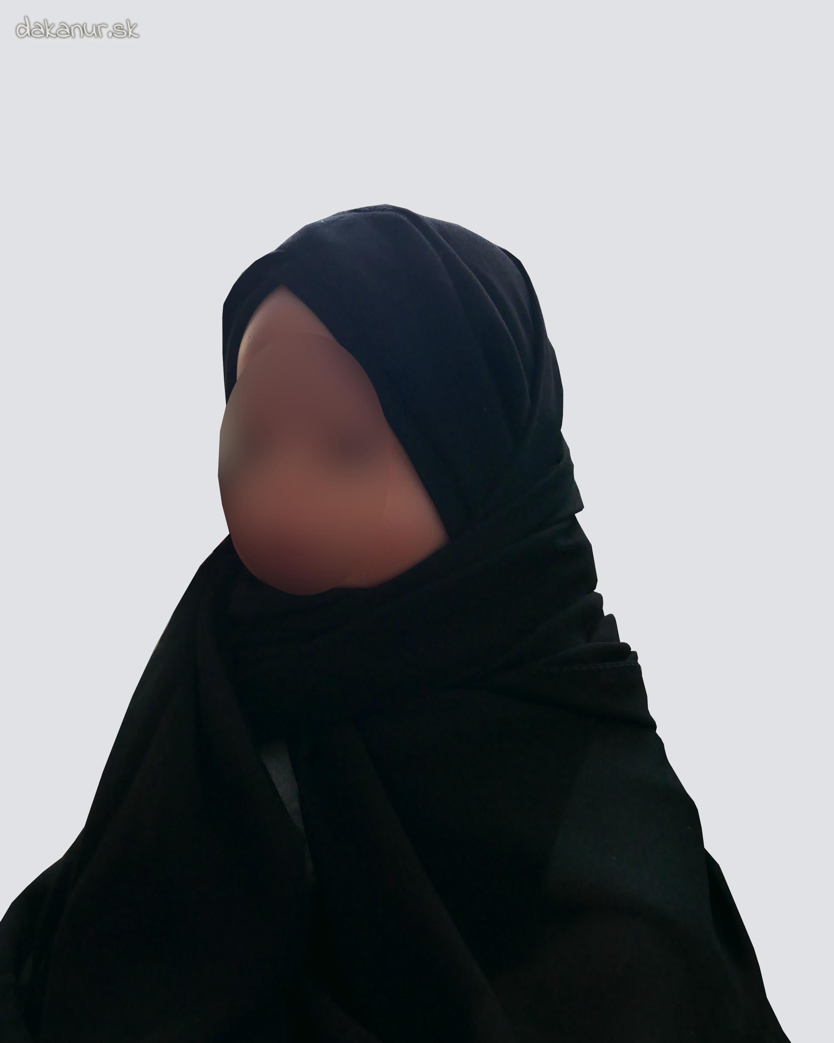 Čierny šifónový hijáb s čiapočkou