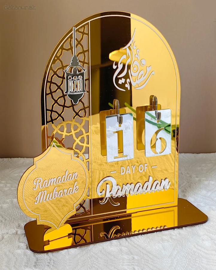 Zlatý akrylový ramadánový kalendár