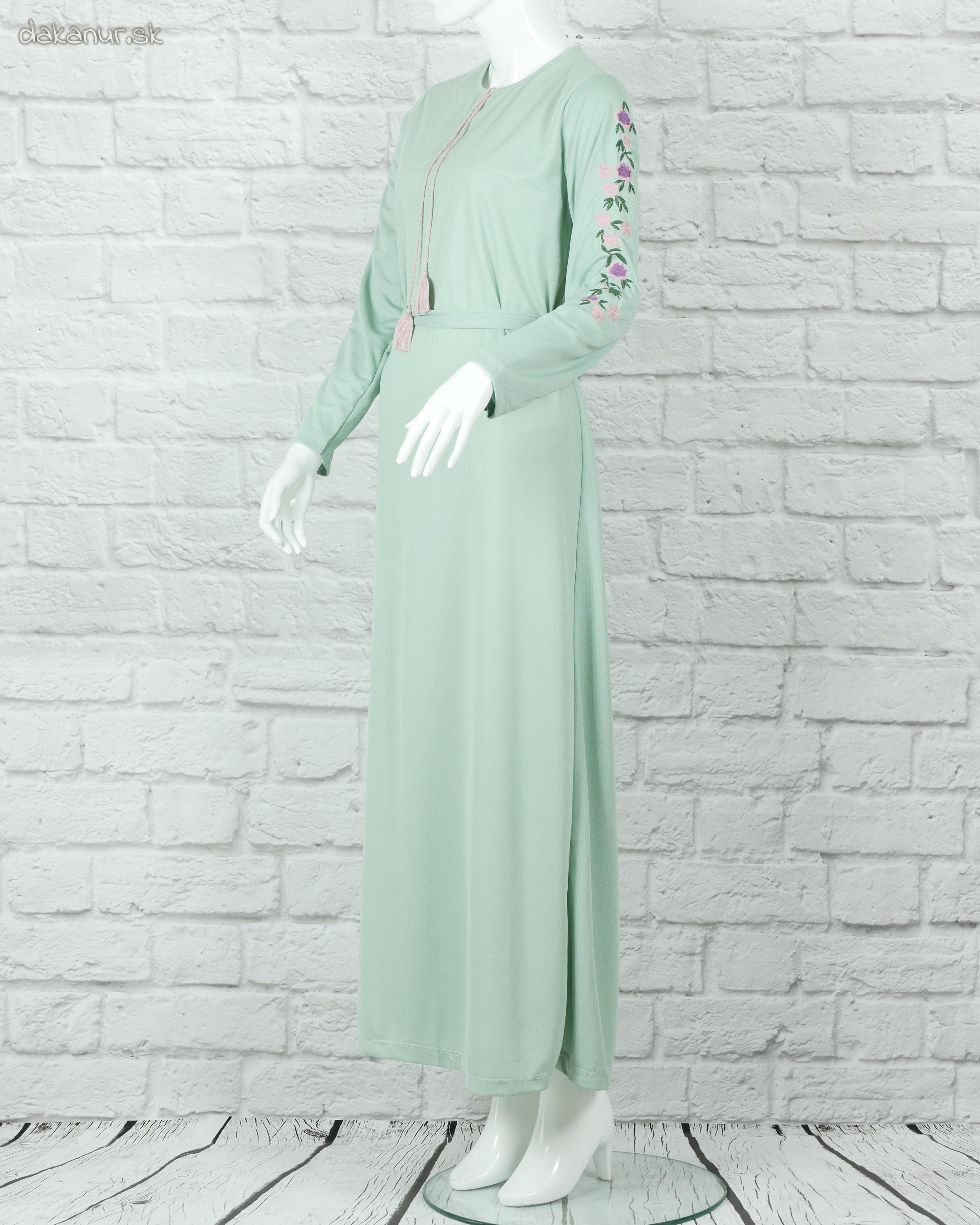 Mentolovo zelené vyšívané šaty