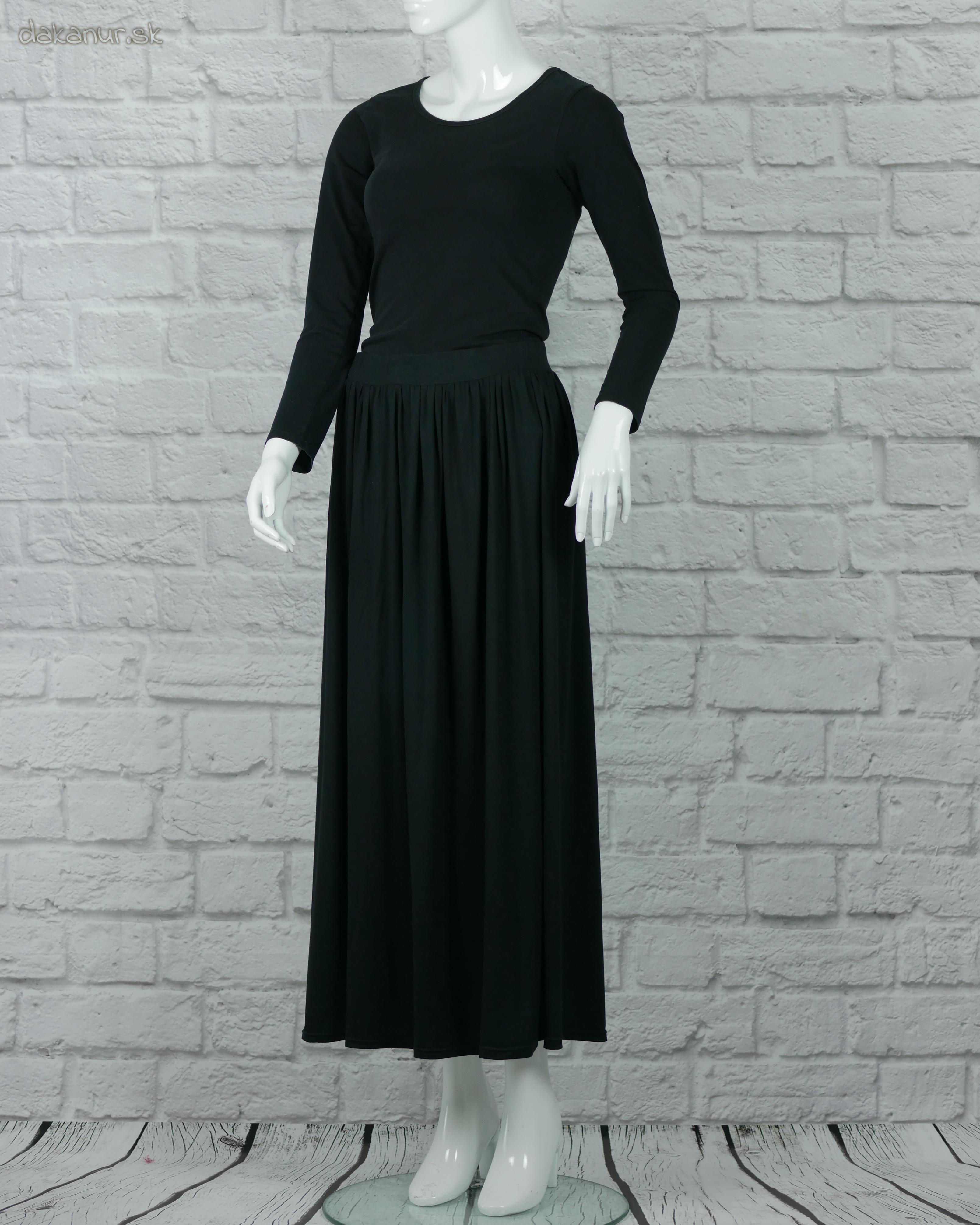 Čierna elastická sukňa